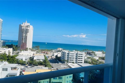 Condo in Miami Beach, Florida, 1 bedroom № 2085453 - photo 2