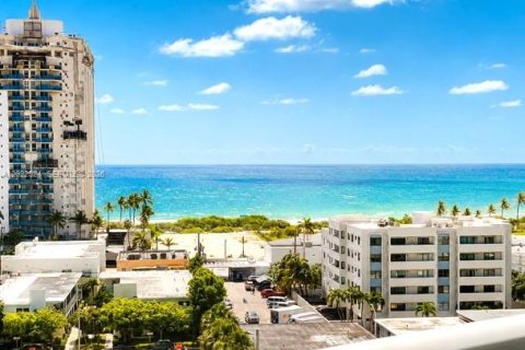 Condo in Miami Beach, Florida, 1 bedroom  № 2085453