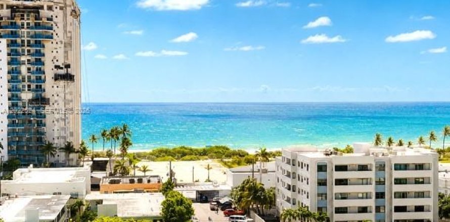 Condo in Miami Beach, Florida, 1 bedroom № 2085453