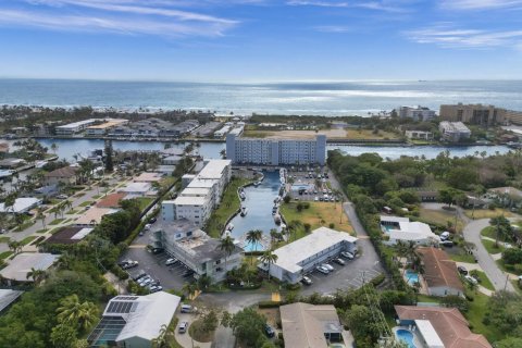 Condo in Deerfield Beach, Florida, 2 bedrooms  № 1154252 - photo 1