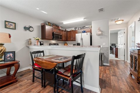 Casa en venta en Zephyrhills, Florida, 2 dormitorios, 99.78 m2 № 1634233 - foto 8