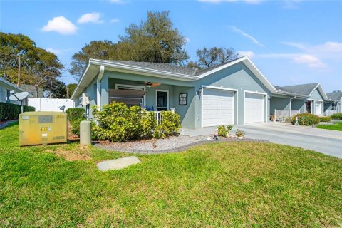 Casa en venta en Zephyrhills, Florida, 2 dormitorios, 99.78 m2 № 1634233 - foto 1