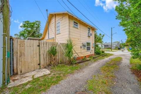 House in Saint Petersburg, Florida 2 bedrooms, 74.32 sq.m. № 1817251 - photo 16