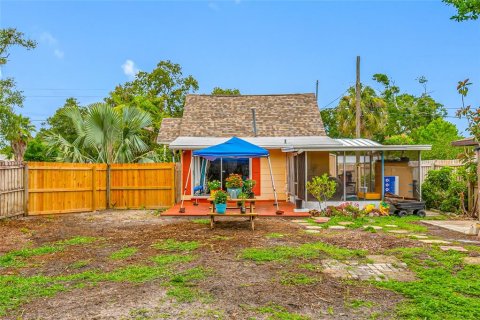 House in Saint Petersburg, Florida 2 bedrooms, 74.32 sq.m. № 1817251 - photo 12