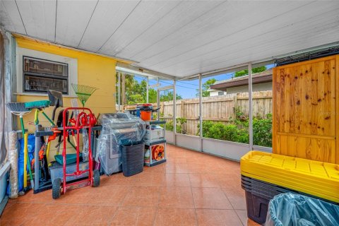 House in Saint Petersburg, Florida 2 bedrooms, 74.32 sq.m. № 1817251 - photo 21