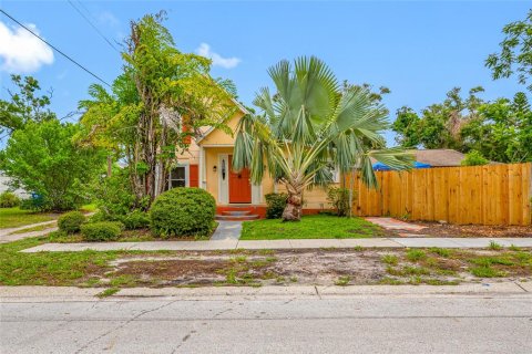 House in Saint Petersburg, Florida 2 bedrooms, 74.32 sq.m. № 1817251 - photo 5