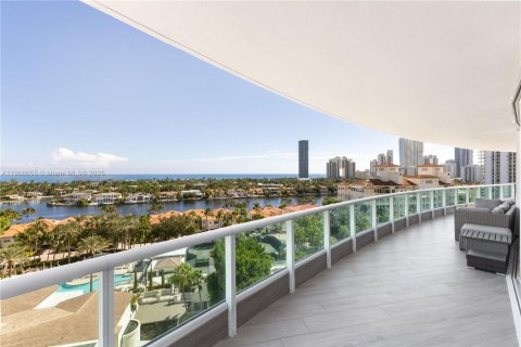 Condo in Aventura, Florida, 2 bedrooms № 1971274 - photo 15