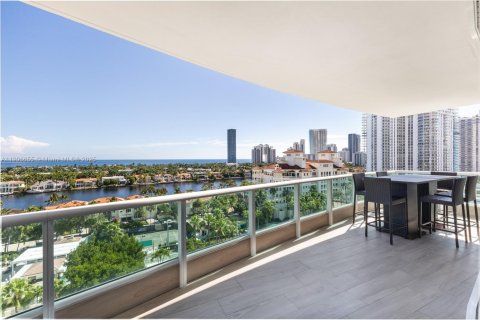 Condo in Aventura, Florida, 2 bedrooms № 1971274 - photo 12