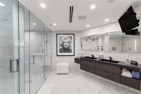 Condo in Aventura, Florida, 2 bedrooms № 1971274 - photo 21