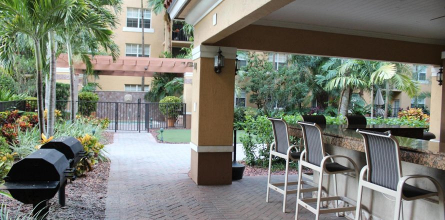 Condominio en West Palm Beach, Florida, 1 dormitorio  № 1210212