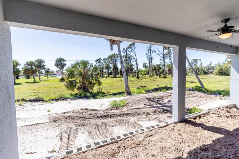 House in Rotonda, Florida 3 bedrooms, 189.71 sq.m. № 1526745 - photo 13