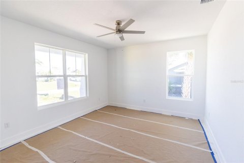 House in Rotonda, Florida 3 bedrooms, 189.71 sq.m. № 1526745 - photo 12