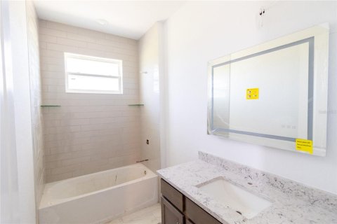 House in Rotonda, Florida 3 bedrooms, 189.71 sq.m. № 1526745 - photo 10