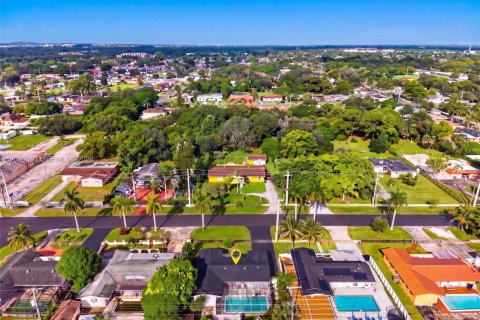 Casa en venta en Miami Gardens, Florida, 3 dormitorios, 148.18 m2 № 2370145 - foto 23