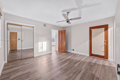 Casa en venta en Miami Gardens, Florida, 3 dormitorios, 148.18 m2 № 2370145 - foto 11