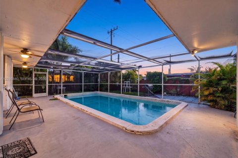 Casa en venta en Miami Gardens, Florida, 3 dormitorios, 148.18 m2 № 2370145 - foto 18