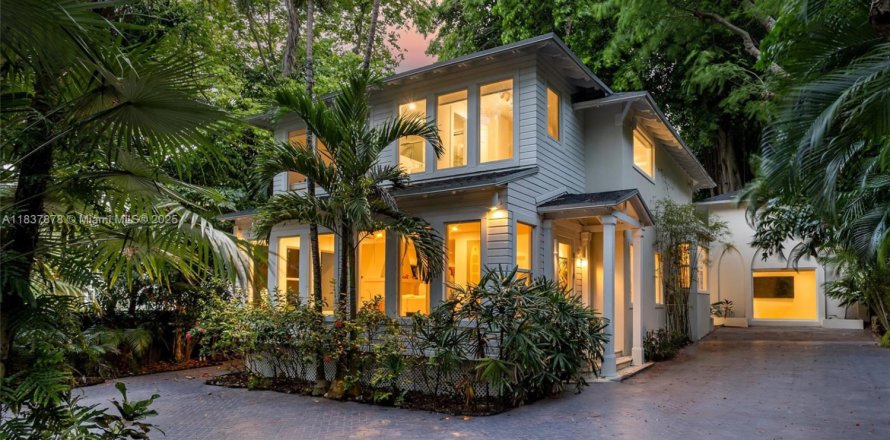House in Miami, Florida 4 bedrooms, 334.91 sq.m. № 1841041