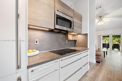 Купить виллу или дом в Майами, Флорида 3 спальни, 164.99м2, № 2050632 - фото 11