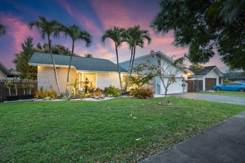 Купить виллу или дом в Майами, Флорида 3 спальни, 164.99м2, № 2050632 - фото 2