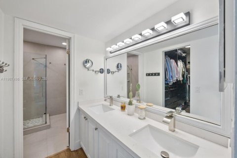 Купить виллу или дом в Майами, Флорида 3 спальни, 164.99м2, № 2050632 - фото 19