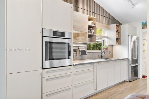 Купить виллу или дом в Майами, Флорида 3 спальни, 164.99м2, № 2050632 - фото 9