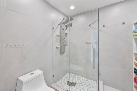 Купить виллу или дом в Майами, Флорида 3 спальни, 164.99м2, № 2050632 - фото 20