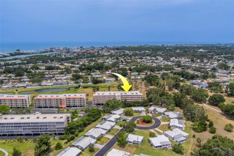 Снять в аренду кондоминиум в Семинол, Флорида 2 спальни, 110.09м2, № 1687708 - фото 1