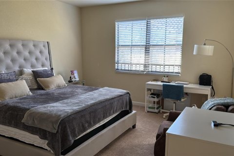 Townhouse in Parkland, Florida 3 bedrooms, 174.19 sq.m. № 2035195 - photo 9