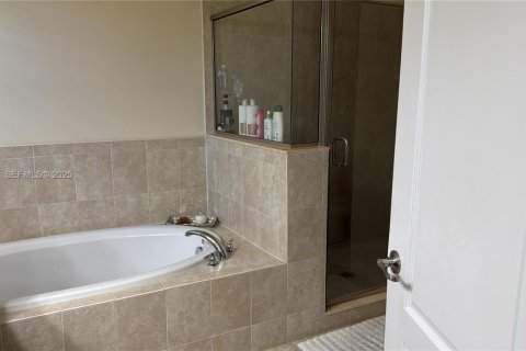 Townhouse in Parkland, Florida 3 bedrooms, 174.19 sq.m. № 2035195 - photo 11