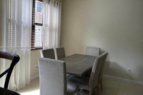 Townhouse in Parkland, Florida 3 bedrooms, 174.19 sq.m. № 2035195 - photo 5