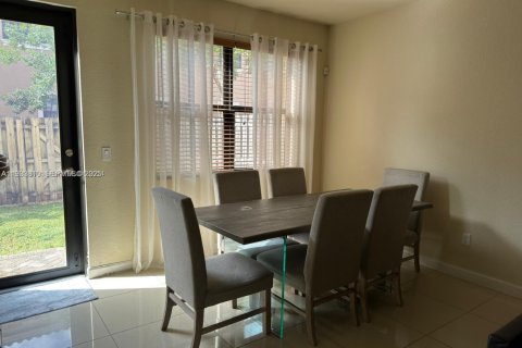 Townhouse in Parkland, Florida 3 bedrooms, 174.19 sq.m. № 2035195 - photo 3