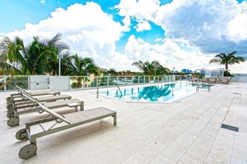 Condominio en venta en Fort Lauderdale, Florida, 1 dormitorio, 78.97 m2 № 1867426 - foto 25