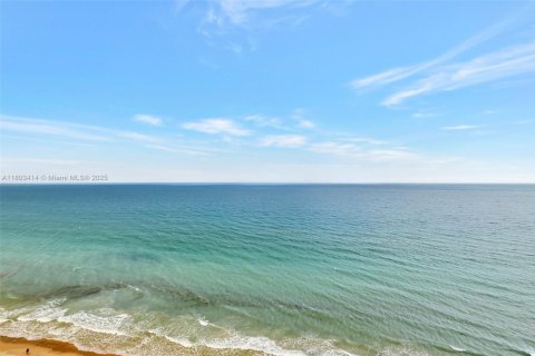 Condo in Jensen Beach, Florida, 2 bedrooms  № 1686292 - photo 29