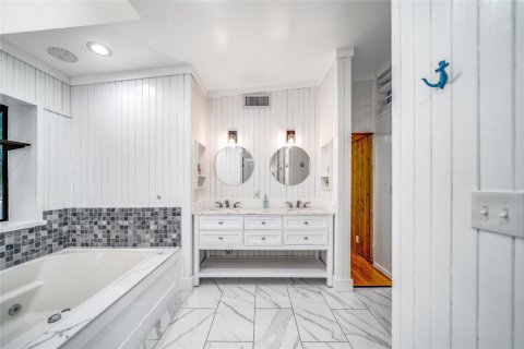 House in Fort Lauderdale, Florida 2 bedrooms № 1035927 - photo 1