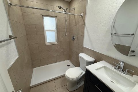 House in Saint Petersburg, Florida 2 bedrooms, 61.13 sq.m. № 2236533 - photo 8