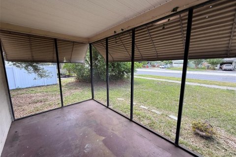 House in Saint Petersburg, Florida 2 bedrooms, 61.13 sq.m. № 2236533 - photo 9