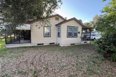 House in Saint Petersburg, Florida 2 bedrooms, 61.13 sq.m. № 2236533