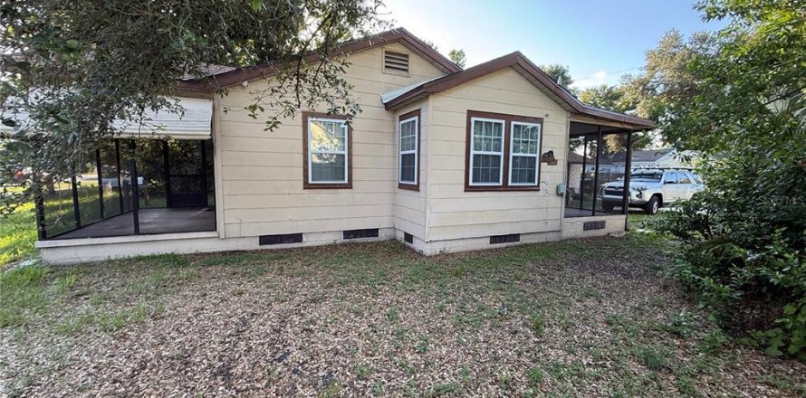 House in Saint Petersburg, Florida 2 bedrooms, 61.13 sq.m. № 2236533