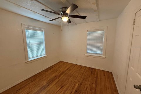 House in Saint Petersburg, Florida 2 bedrooms, 61.13 sq.m. № 2236533 - photo 7
