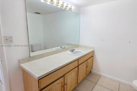 Condo in Plantation, Florida, 1 bedroom  № 2043756 - photo 11