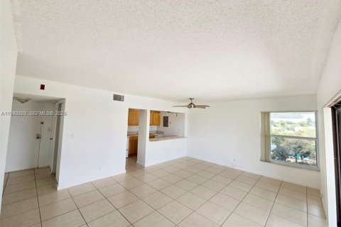 Condo in Plantation, Florida, 1 bedroom  № 2043756 - photo 3