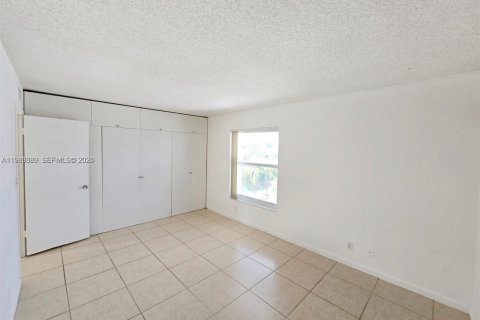 Condo in Plantation, Florida, 1 bedroom  № 2043756 - photo 10