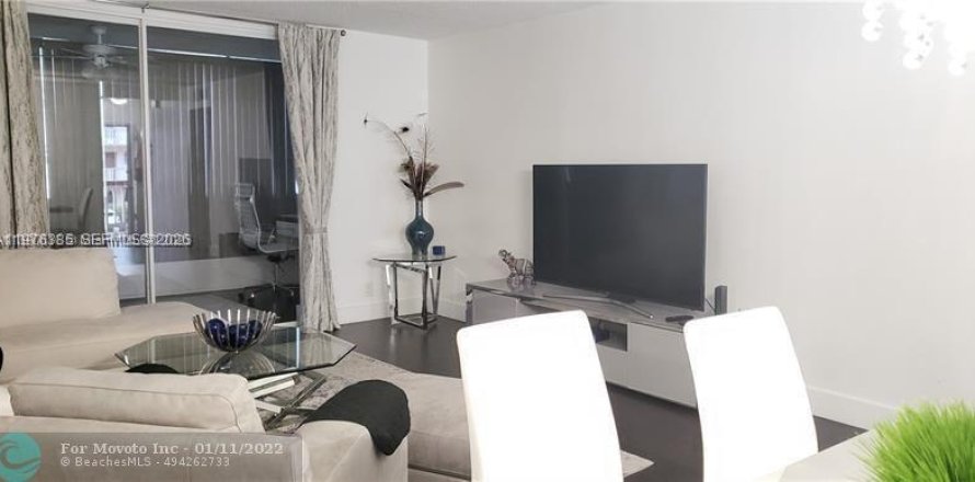 Condo à Hallandale Beach, Floride, 2 chambres  № 2044668