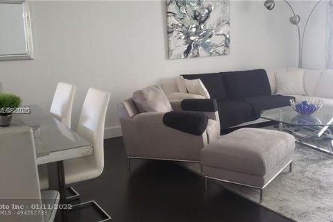 Copropriété à louer à Hallandale Beach, Floride: 2 chambres, 101.45 m2 № 2044668 - photo 2