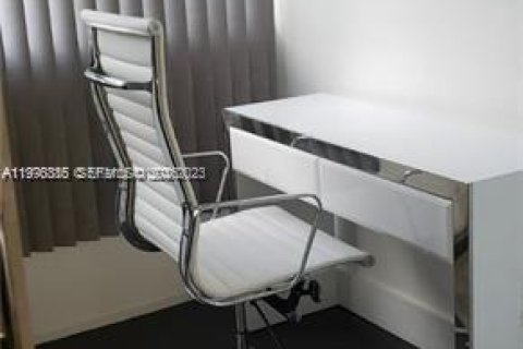 Copropriété à louer à Hallandale Beach, Floride: 2 chambres, 101.45 m2 № 2044668 - photo 11