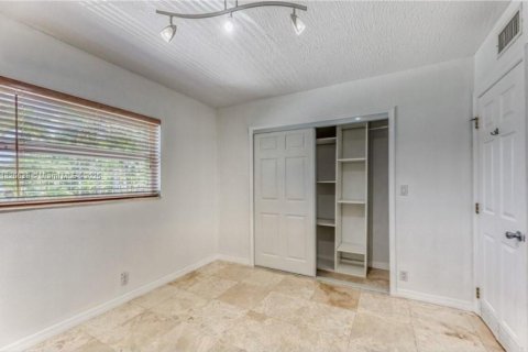 Condo in Fort Lauderdale, Florida, 2 bedrooms № 1796348 - photo 4