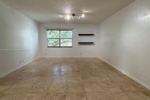 Condo in Fort Lauderdale, Florida, 2 bedrooms № 1796348 - photo 7