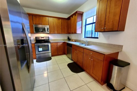 Villa ou maison à louer à Miami, Floride: 3 chambres, 142.51 m2 № 1950512 - photo 12