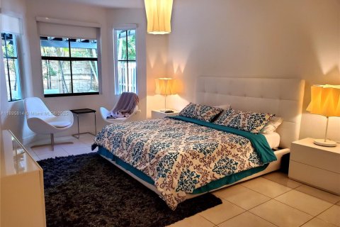 Villa ou maison à louer à Miami, Floride: 3 chambres, 142.51 m2 № 1950512 - photo 17