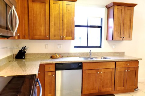 Villa ou maison à louer à Miami, Floride: 3 chambres, 142.51 m2 № 1950512 - photo 16